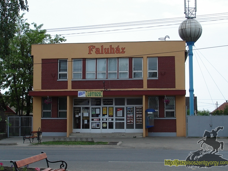 faluhaz_1.jpg